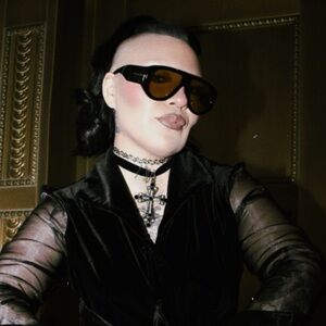 Meet your Posher, Valerie